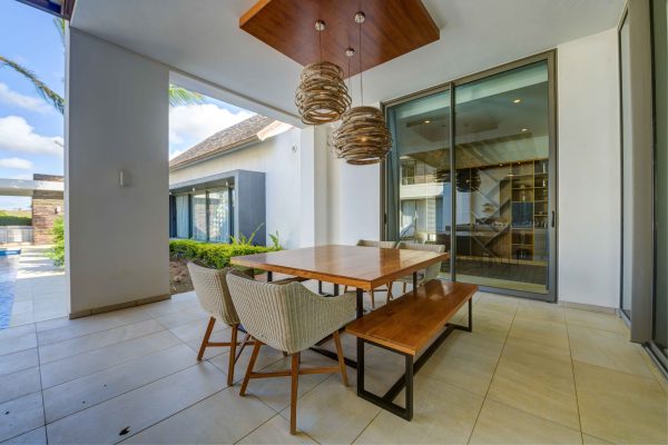 real estate house with modern infrastructure with super table and chairs